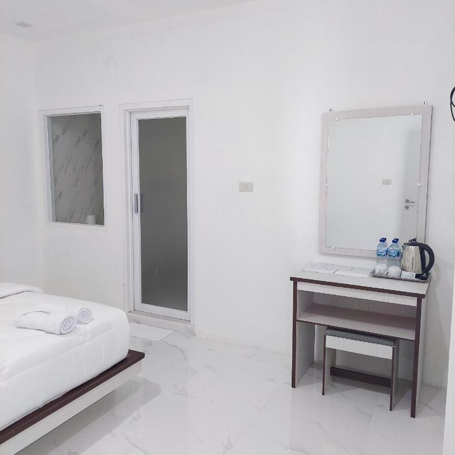 The Riton Hotel Tigaras Ngoại thất bức ảnh